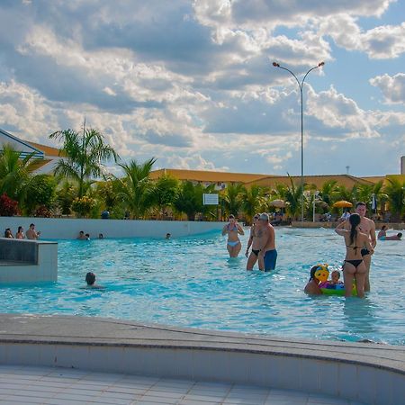 Lacqua Di Roma, Com Fogao Geladeira E Parque Aquatico 24H Caldas Novas Bagian luar foto